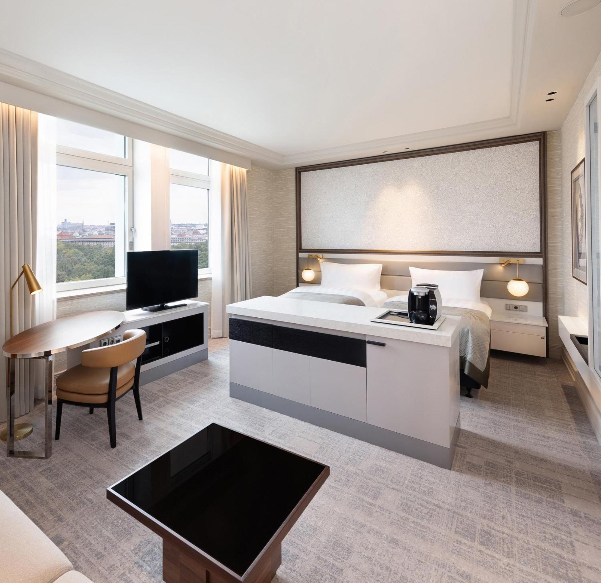Intercontinental By Ihg 5*